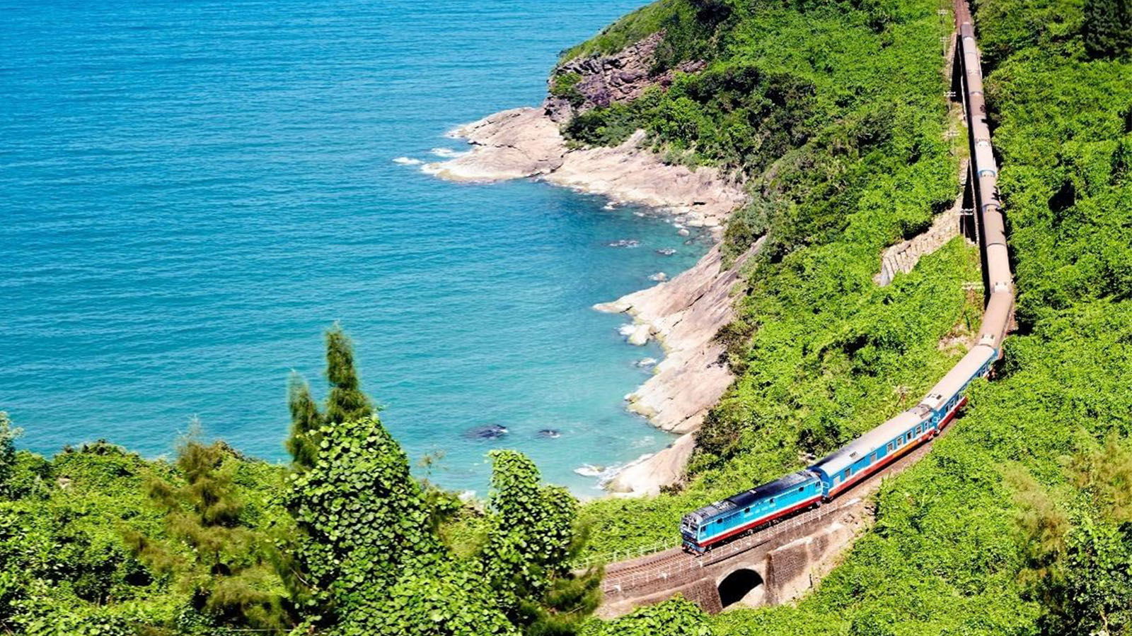 Da Nang Dung Hoat Dong Van Tai Qua Ham Hai Van