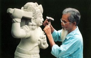 これぞベトナム芸術！！ベトナムダナンの大理石の見事な彫り物 nghe-nhan-da-non-nuoc-300x193.jpg