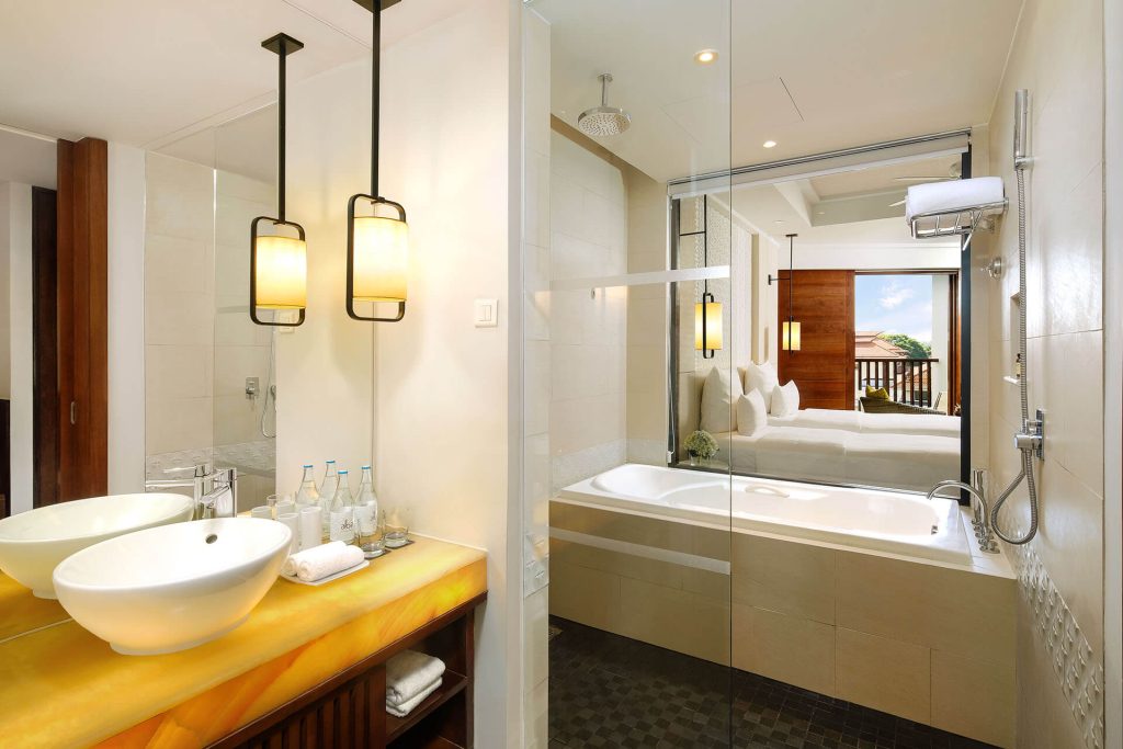 Deluxe Bay View Twin Bathroom 1