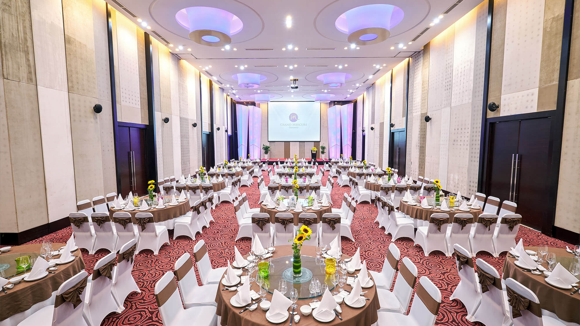 Son Tra Grand Ball Room Khach San Grand Mercure Danang Fantasticity Com