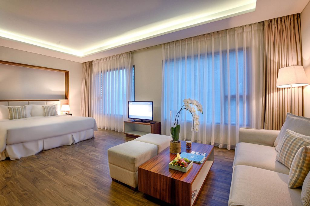 Light Studio A La Carte Danang Beach Hotel 200 Vo Nguyen Giap Danang Fantasticity Com 02