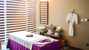 10-the-holiday-spa-massage-vip-room