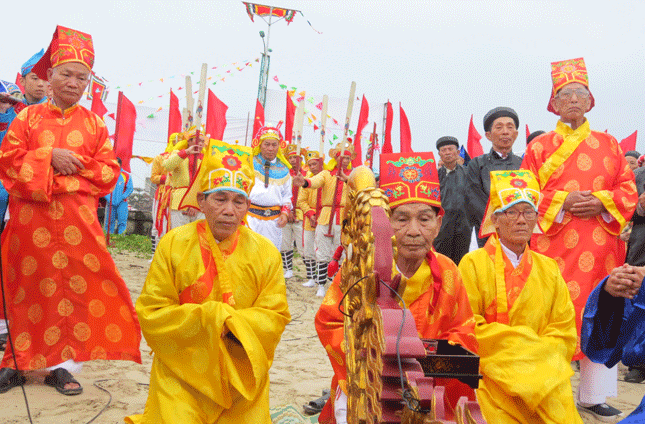 dac-sac-le-hoi-cau-ngu-mien-bien-thanh-khe