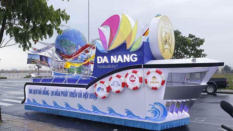 giao-luu-le-hoi-duong-pho-le-hoi-phao-hoa-quoc-te-danang-2017