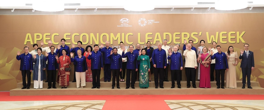 Viet Nam welcomes APEC Economic Leaders with the Gala Dinner and Cultural Performances