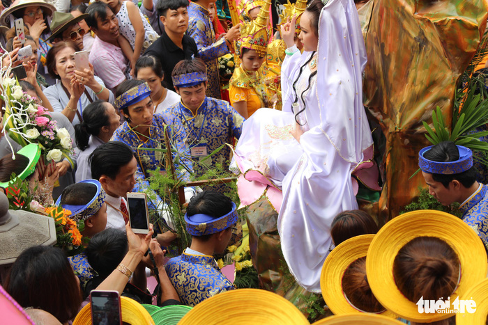 Lễ vía Đức Bồ Tát ở lễ hội Quán Thế Âm Đà Nẵng 7