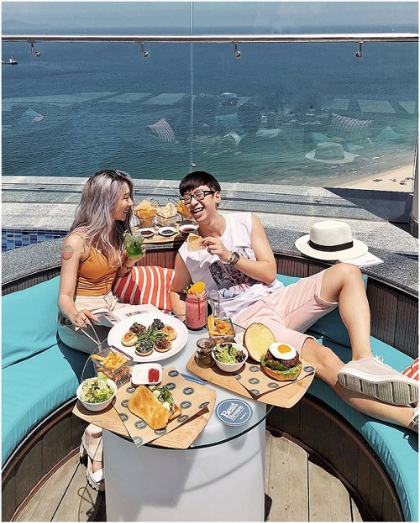 Các dịch vụ ẩm thực và giải trí của khách sạn mang đến sự hài lòng cho khách hàng. Ảnh: Ninh Tito.