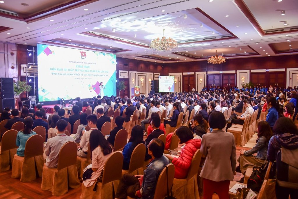 Khai mạc Diễn đàn Tri thức trẻ Việt Nam toàn cầu lần thứ nhất 2018 tại Cung Hội nghị Quốc tế Furama Resort Đà Nẵng 2