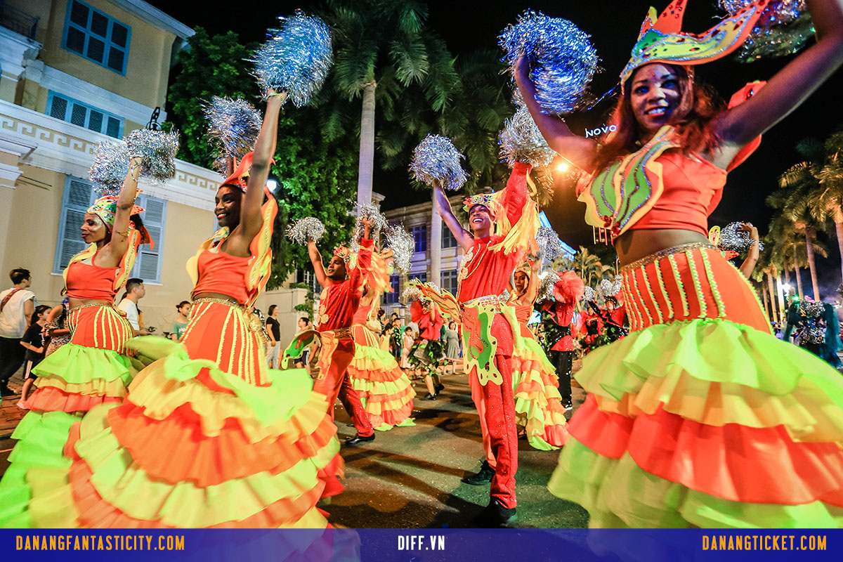 Dam Chim Trong Le Hoi Carnival Duong Pho Diff 2019 Tai Da Nang 015