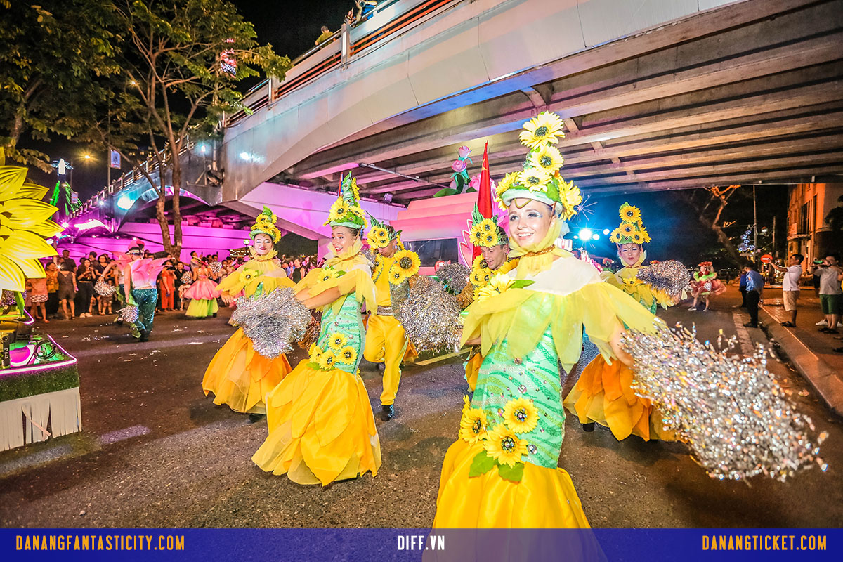Dam Chim Trong Le Hoi Carnival Duong Pho Diff 2019 Tai Da Nang 017
