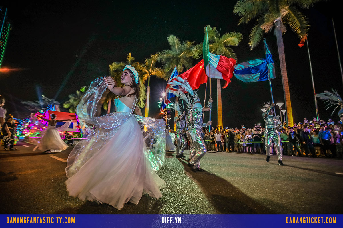 Dam Chim Trong Le Hoi Carnival Duong Pho Diff 2019 Tai Da Nang 022