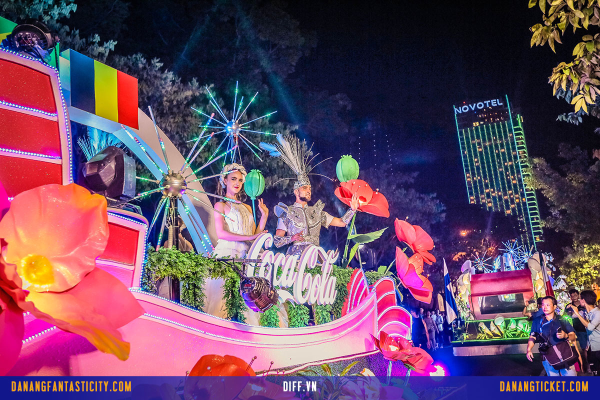 Dam Chim Trong Le Hoi Carnival Duong Pho Diff 2019 Tai Da Nang 023