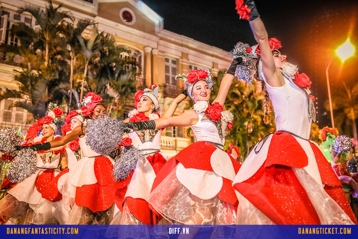 Dam Chim Trong Le Hoi Carnival Duong Pho Diff 2019 Tai Da Nang 025