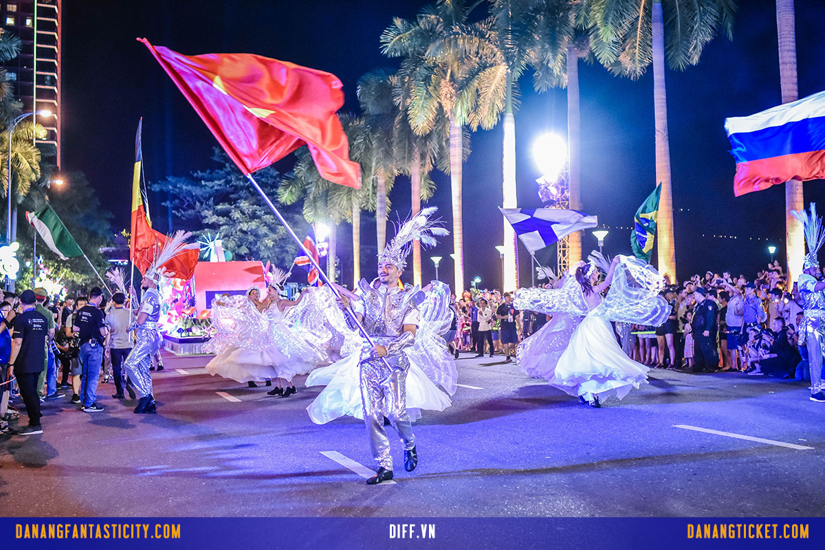 Dam Chim Trong Le Hoi Carnival Duong Pho Diff 2019 Tai Da Nang 09