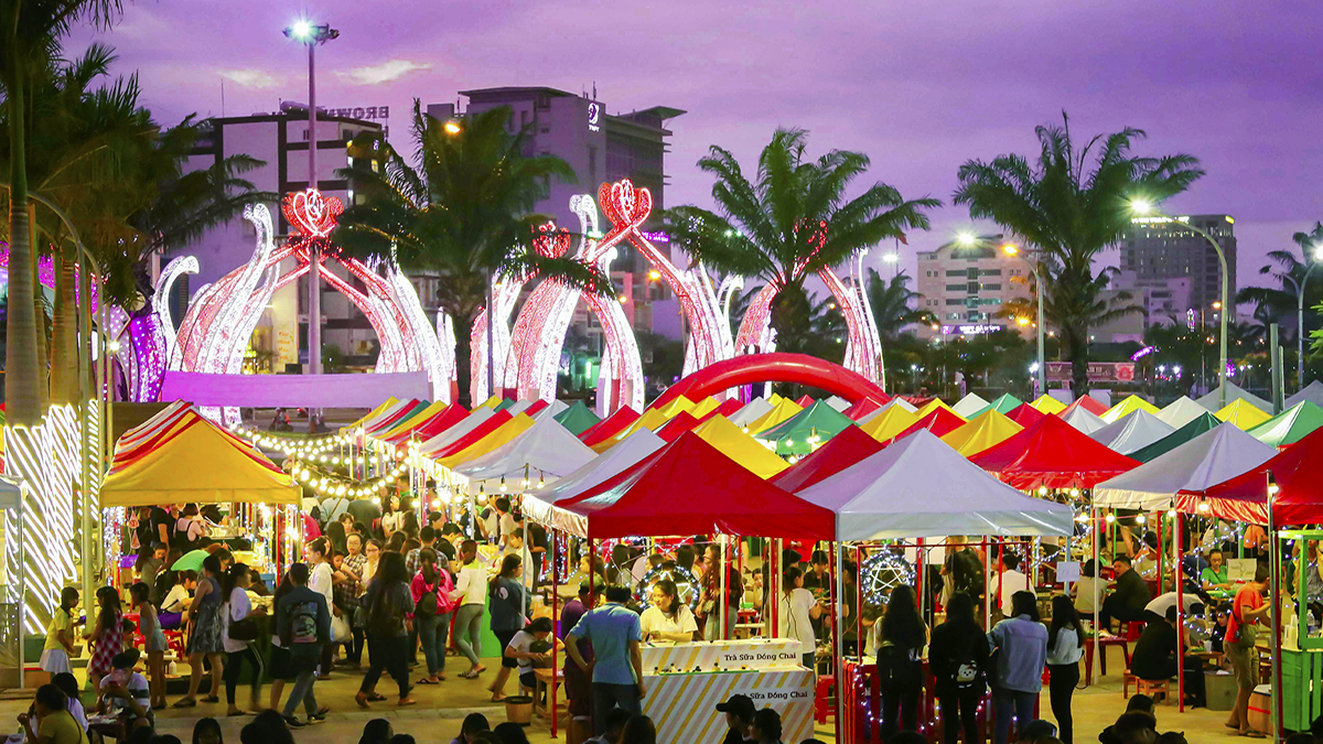 Helio Night Market Biggest Food Paradise In Danang 01