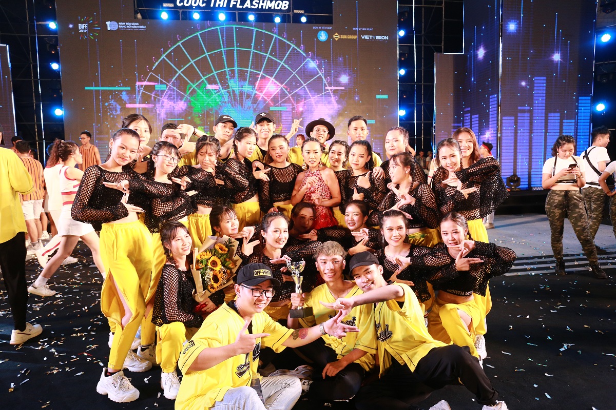 Zeal Dance Crew Cuoc Thi Flashmob 2019 Song Tuoi Tre Da Tim Duoc Chu Nhan Giai Thuong Tri Gia 100 Trieu 01