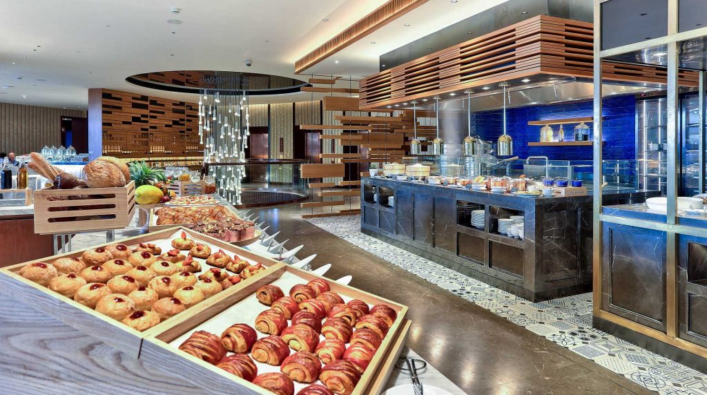 Nha Hang Brasserie Nam Khach San Hilton Danang Fantasticity 2