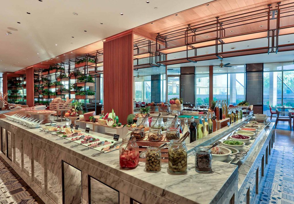 Nha Hang Brasserie Nam Khach San Hilton Danang Fantasticity 3