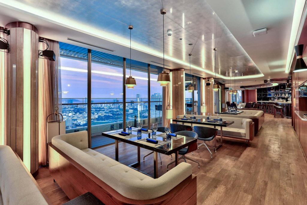 Nha Hang The Sail Khach San Hilton Danang Fantasticity