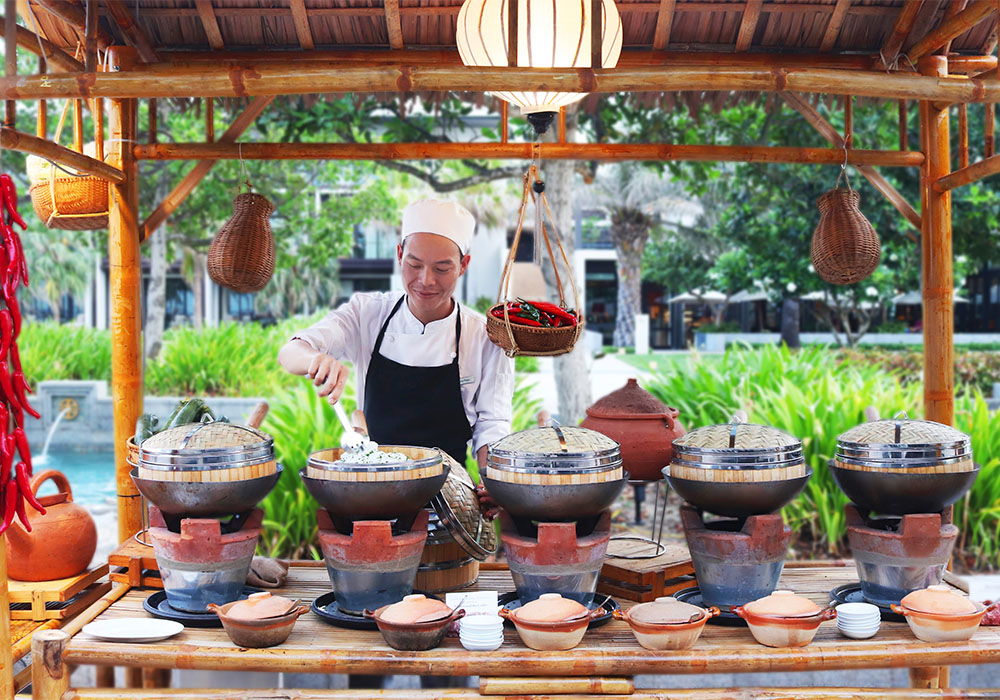 Cho Dem Bbq Cam Nang Kham Pha Hyatt Regency Danang Resort Spa Thang 08