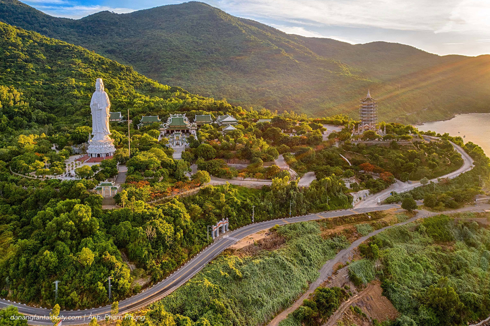 Chua Linh Ung Chon Binh Yen Giua Long Da Nang 06