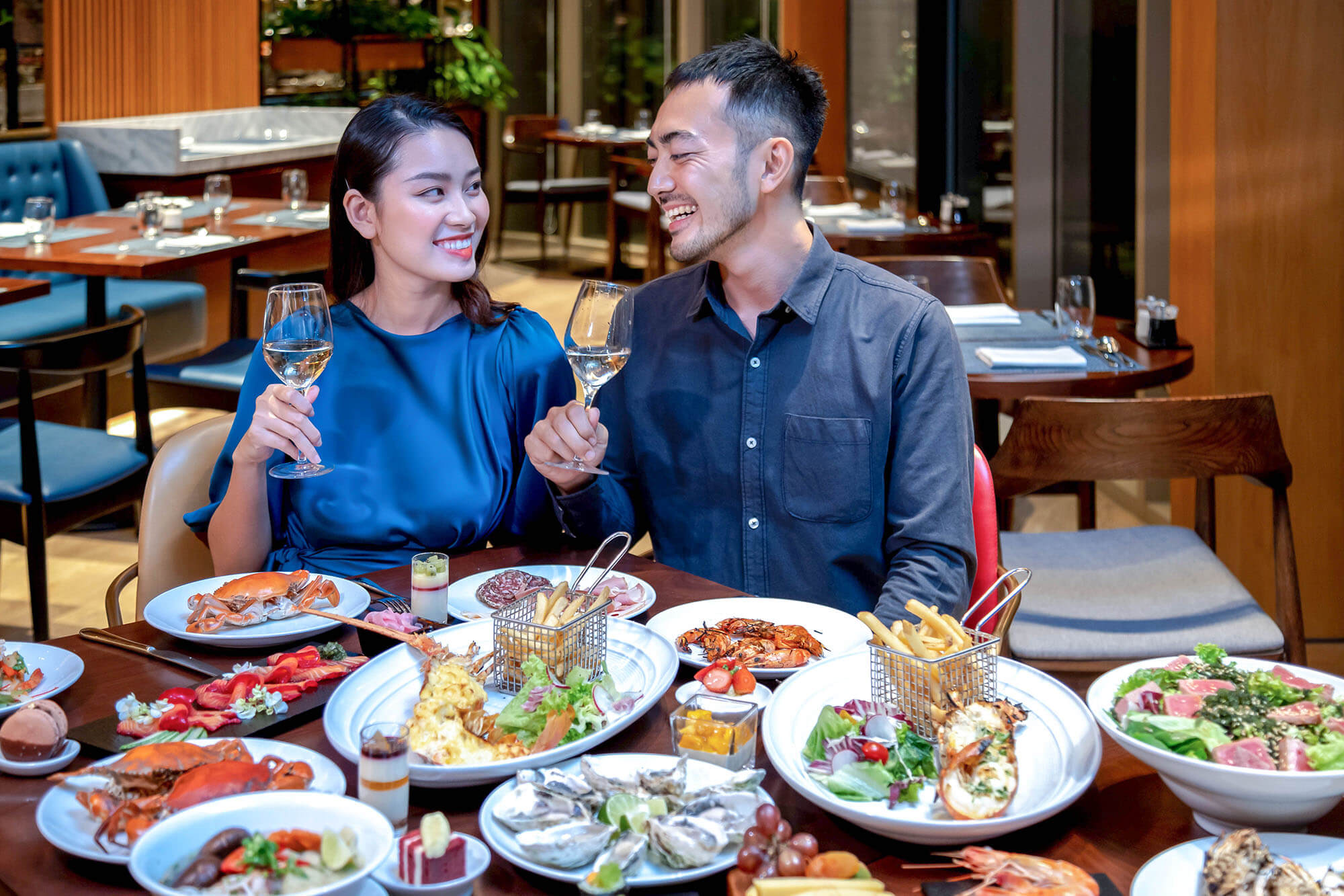 Tan Huong Mua Le Hoi Dang Nho Tai Hilton Da Nang Tiec Cuoi Nam Tiec Buffet Giang Sinh Tai Da Nang 09