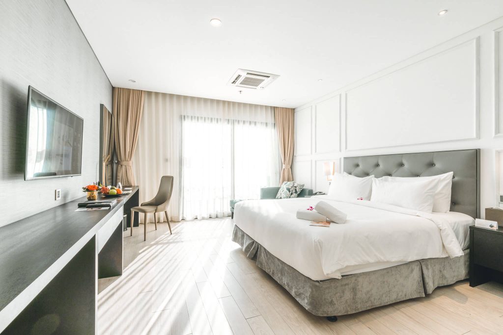 Deluxe Golden Bay Danang Golden Bay 01 Le Van Duyet Danang Fantasticity Com 02