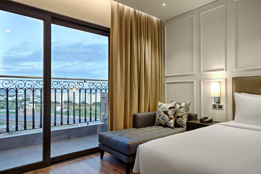 Deluxe Danang Golden Bay 01 Le Van Duyet Danang Fantasticity Com