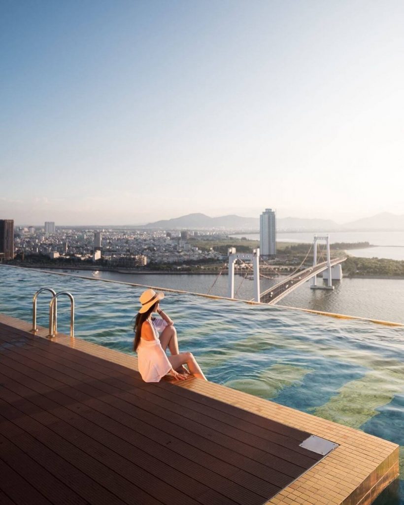 Golden Pool Bar Danang Golden Bay 01 Le Van Duyet Danang Fantasticity Com