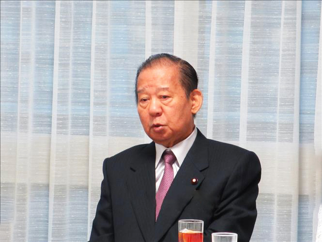 Ông Toshihiro Nikai, Tổng Thư ký Đảng Dân chủ Tự do (LDP) phát biểu tại cuộc họp báo.