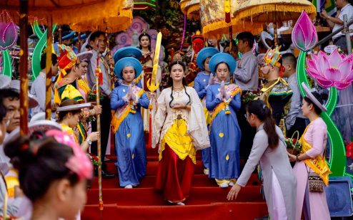 The Avalokitesvara Festival at Marble Mountains