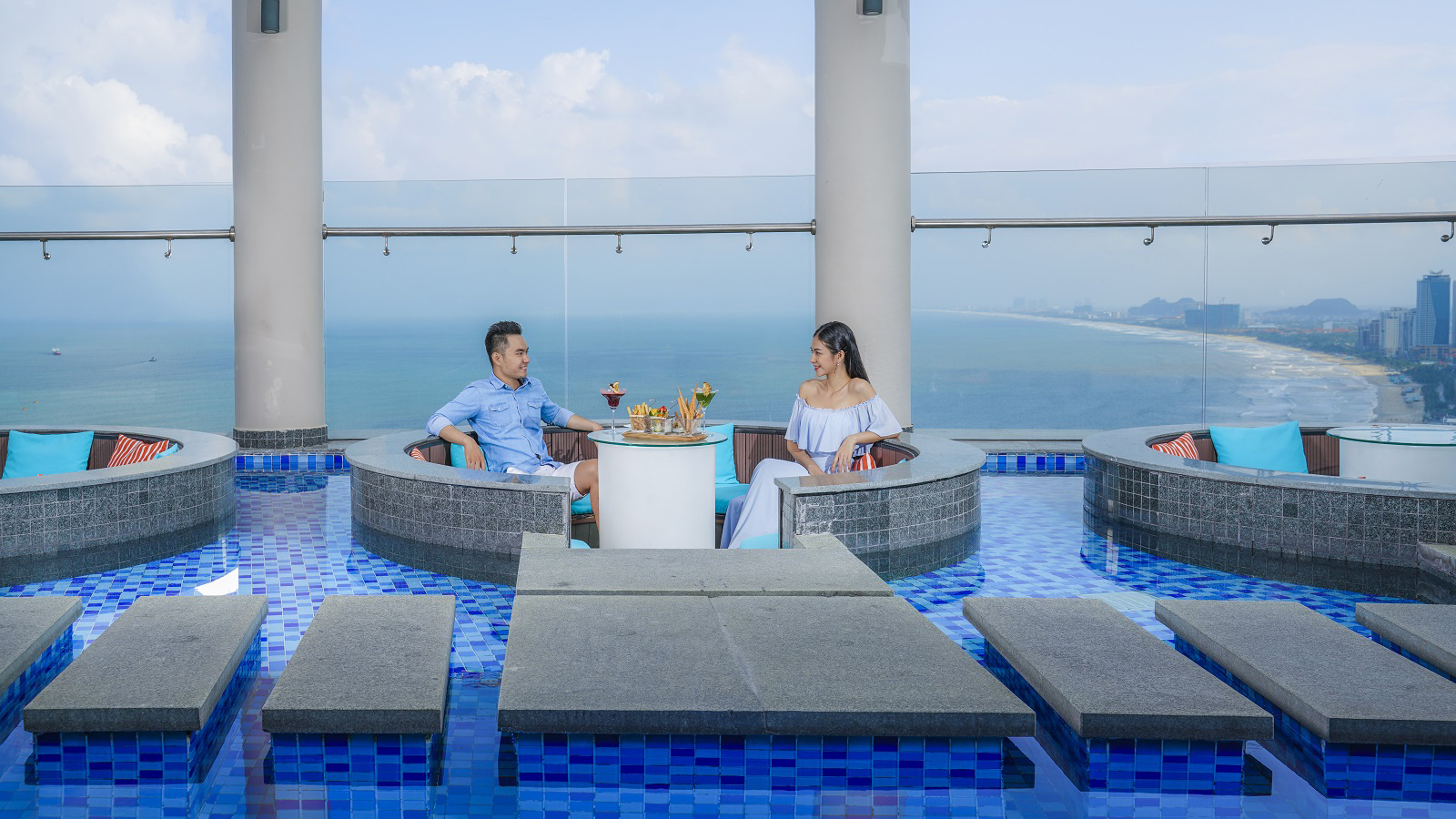 Mo Cua Tro Lai Tu 10 6 Khach San Four Points By Sheraton Da Nang Khuyen Mai Lon Niem Vui Nhan Hai 02