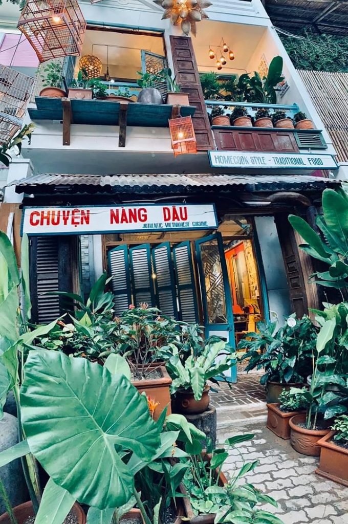 Bep Hen Mam Com Gia Dinh Viet Day Mui Vi Va Huong Sac 11