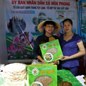 Lang Nghe Gay Thuong Nho Ben Quoc Lo 14b Mi Quang Banh Trang Tuy Loan 05