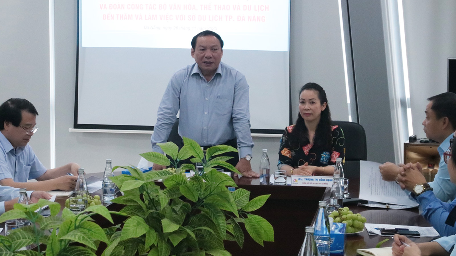 Thu Truong Bo Vhttdl Nguyen Van Hung Cung Doan Cong Tac Den Tham Va Lam Viec Voi So Du Lich Tp Da Nang
