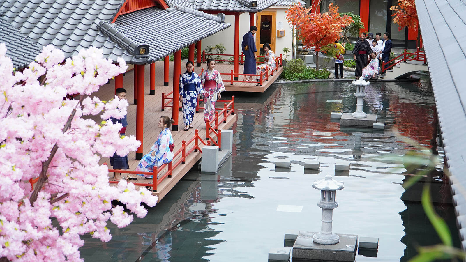 Thư giãn cùng không gian Onsen Nhật Bản hoàn toàn mới tại Danang Mikazuki Onsen. Hãy cùng tham gia và tận hưởng những phút giây tuyệt vời trong không khí nhiệt độ ấm áp và êm dịu!