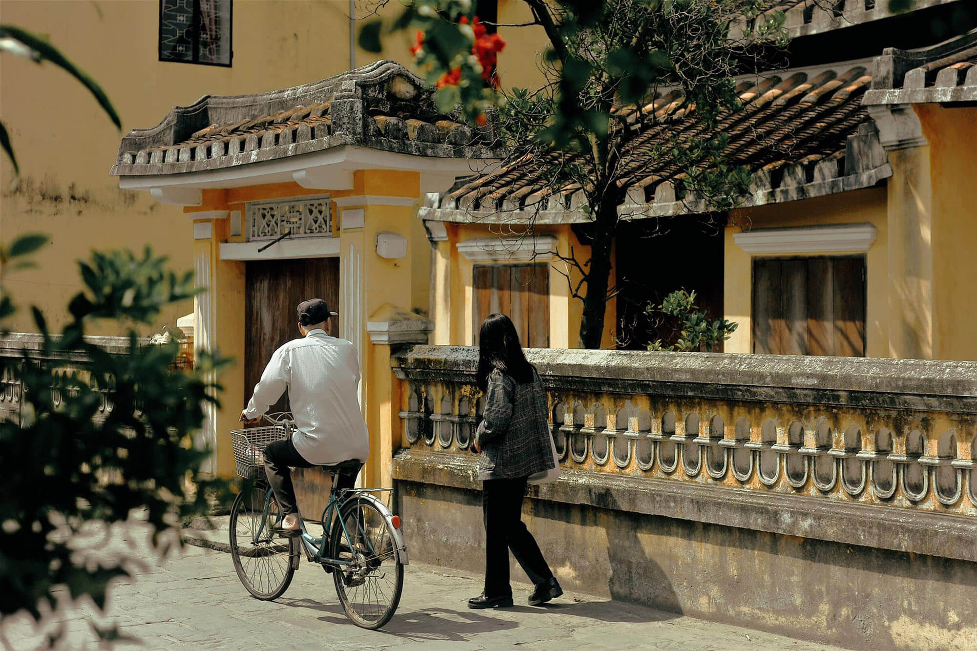 Di Dao Quanh Pho Co Hoi An 06