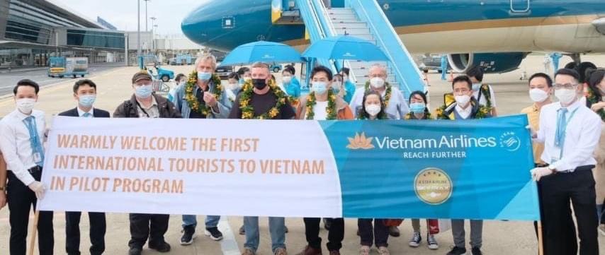 San Bay Quoc Te Da Nang Don Doan Khach Quoc Te Dau Tien Dat Chan Den Viet Nam Sau Gan 2 Nam Gian Doan Do Dich Benh Covid 19