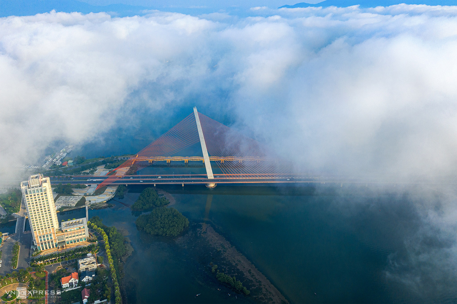 Da Nangs Tourist Attractions Swim In A Sea Of Clouds 4