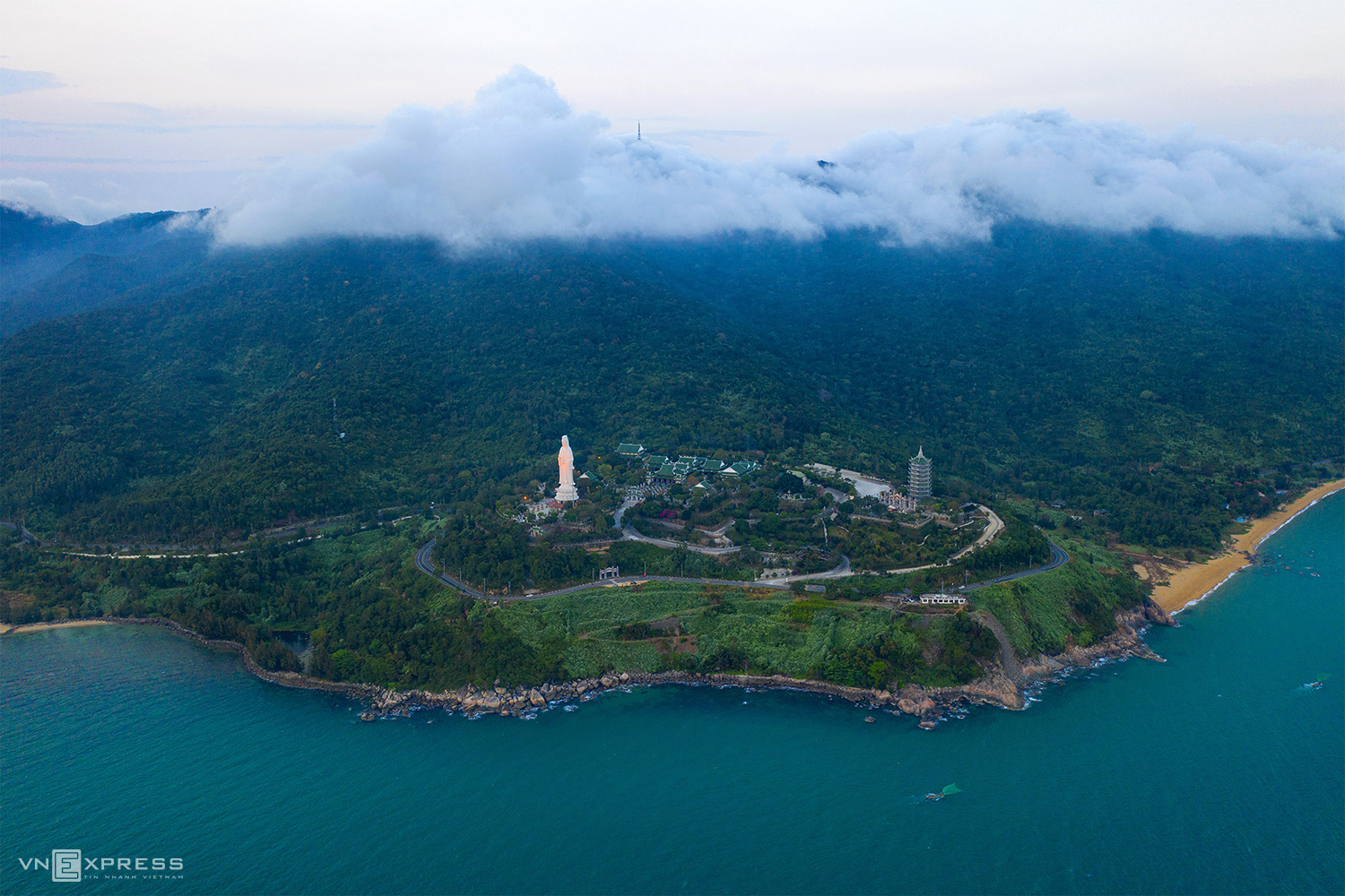 Da Nangs Tourist Attractions Swim In A Sea Of Clouds 9