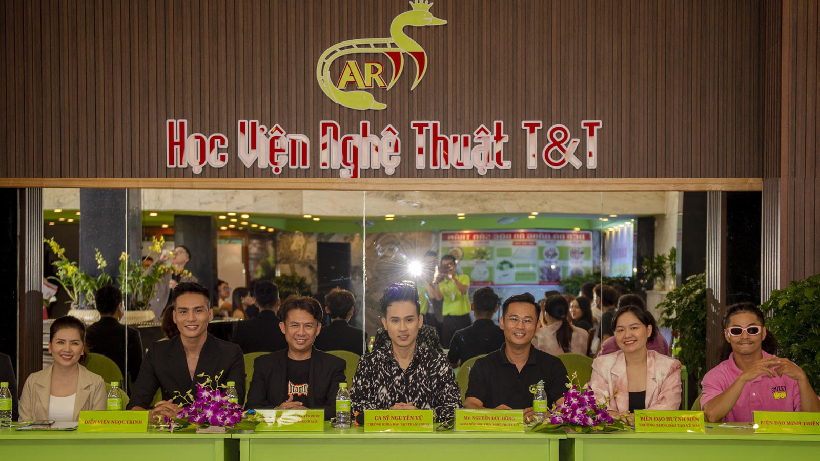 Tt Hoc Vien Nghe Thuat Dau Tien Tai Da Nang Quy Tu Nhung Ten Tuoi Dinh Dam Tham Gia Giang Day