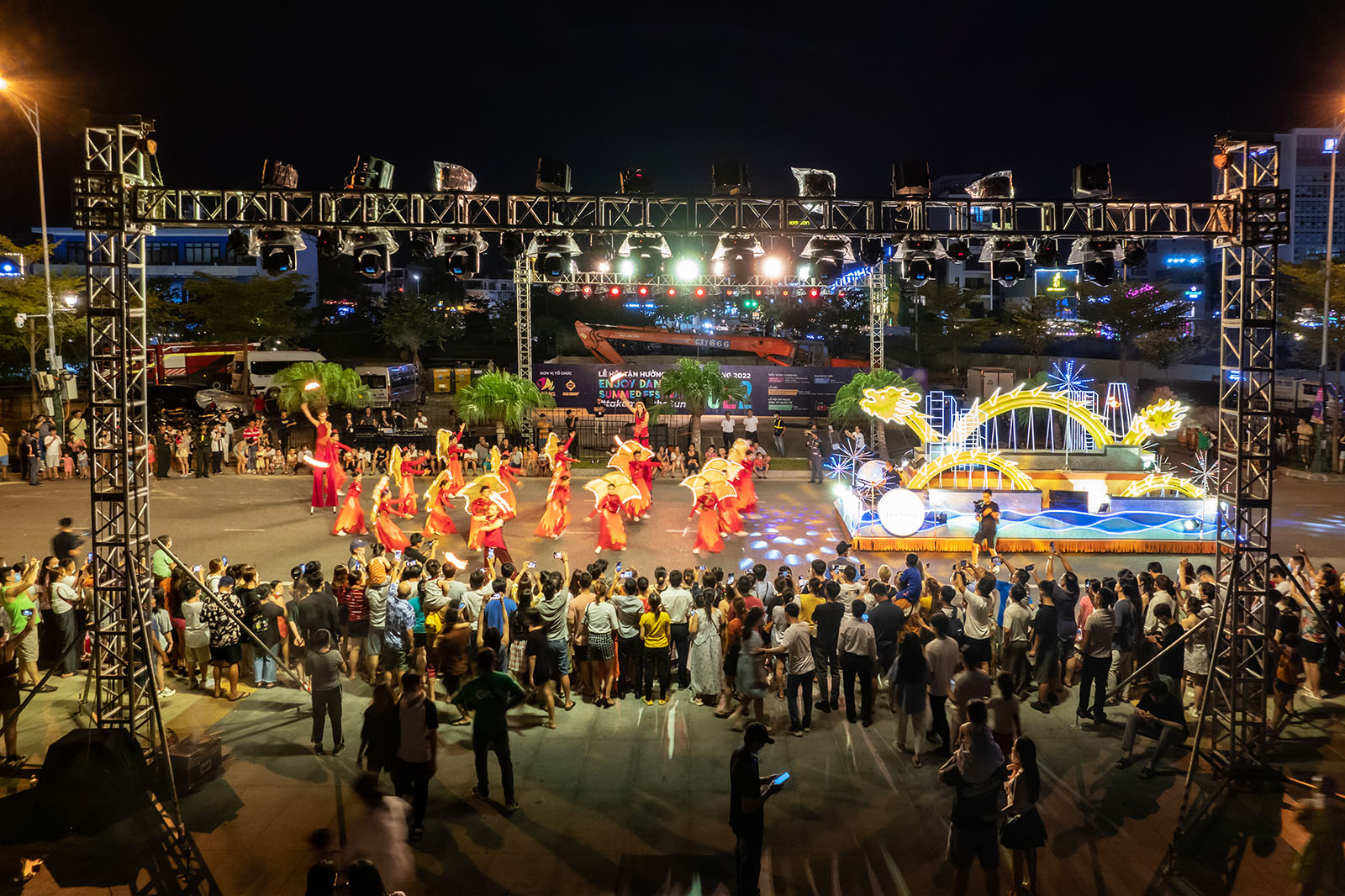 Dieu Chinh Tuyen Duong Dieu Hanh Carnival Duong Pho Sunfest 8