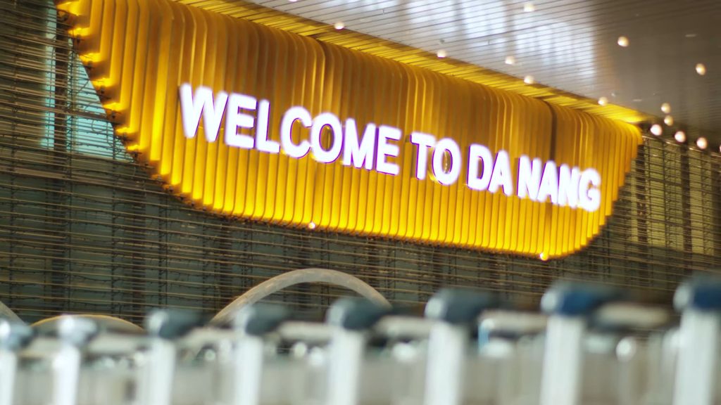 Du Lich Da Nang Soi Dong Sau Mo Cua