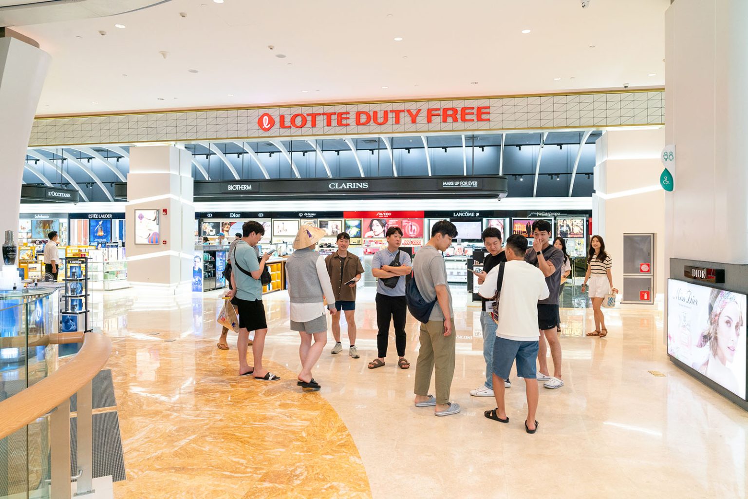 Lotte Duty Free Opens Vietnams Largest Duty Free Store In Downtown Da Nang Danang