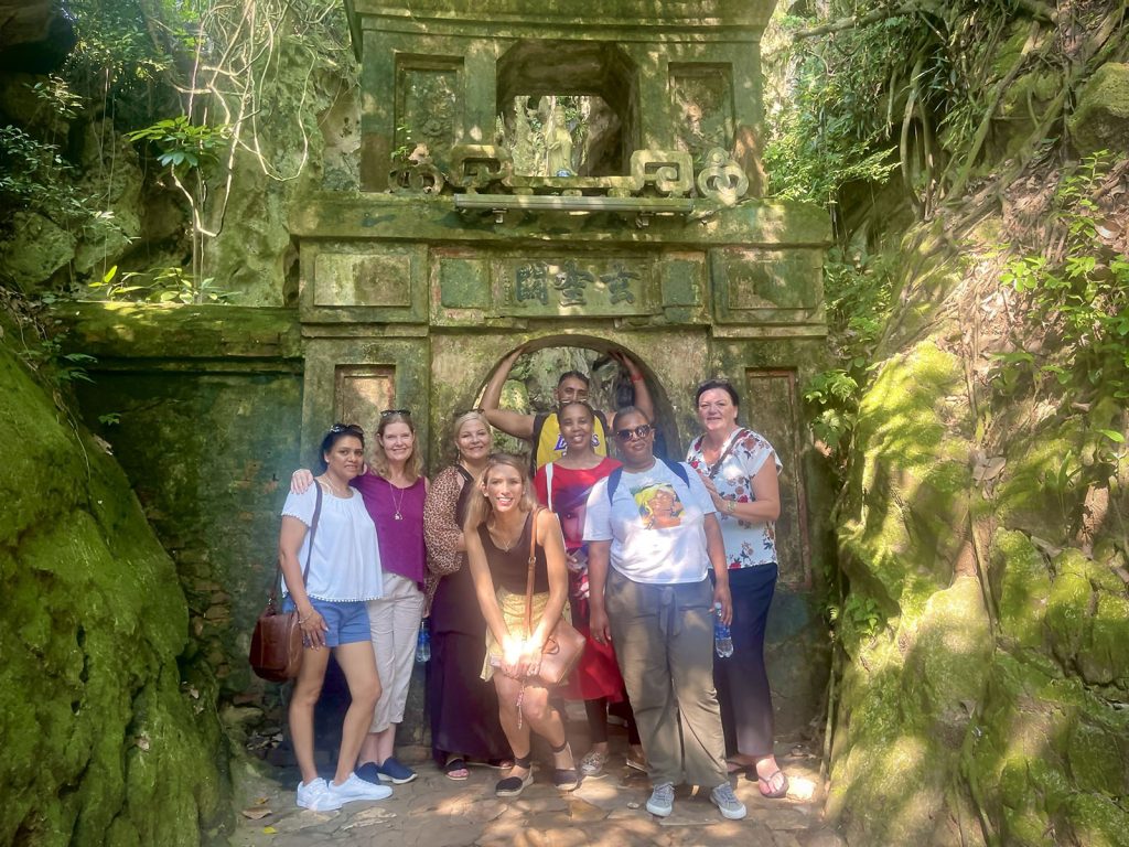 Đoàn Tham Quan Ngũ Hành Sơn