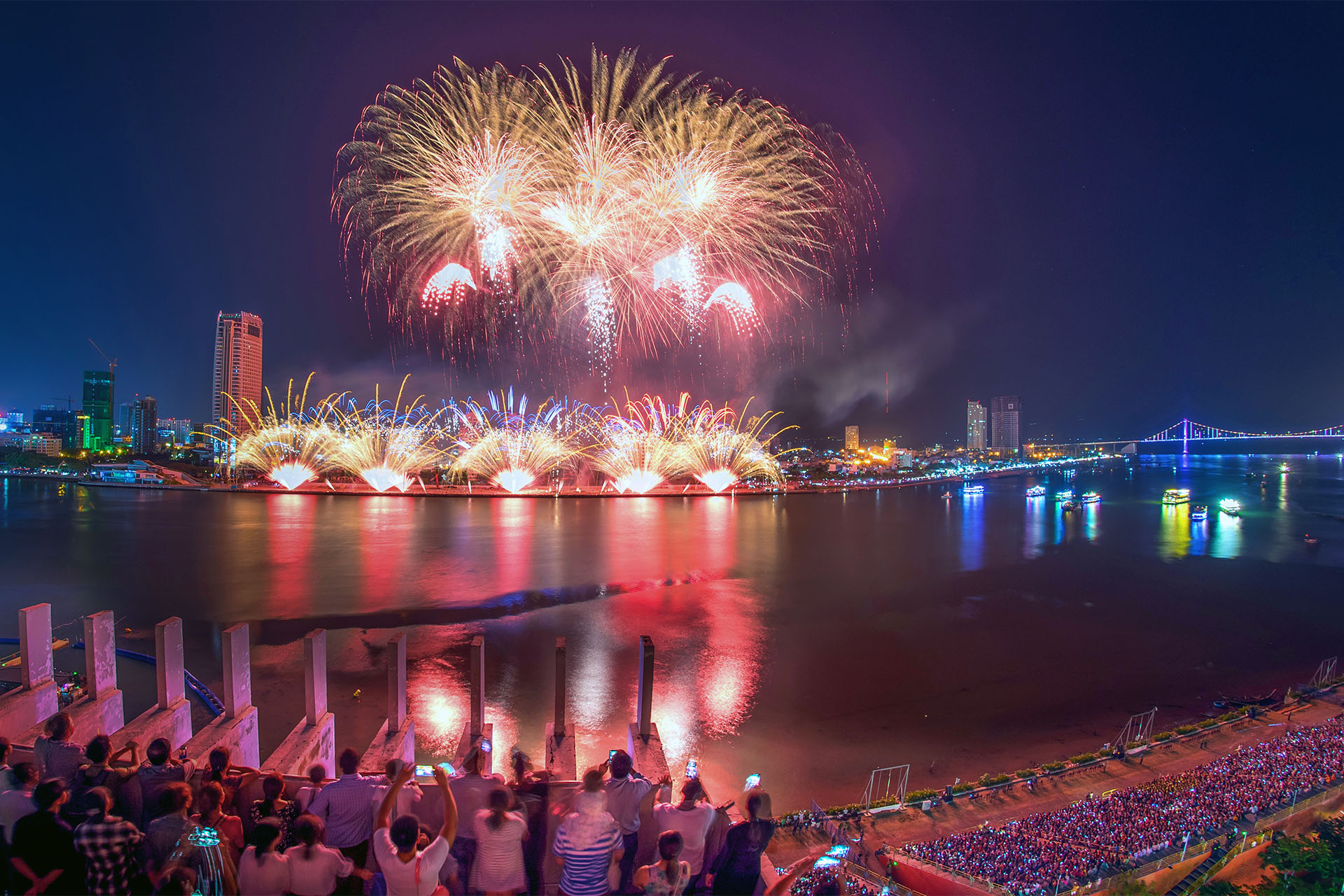 Top Cac Dia Diem Xem Phao Hoa Da Nang Diff 2023 San Khau Chinh The optimal venues to enjoy Danang International Fireworks Festival 2023 (DIFF 2023)