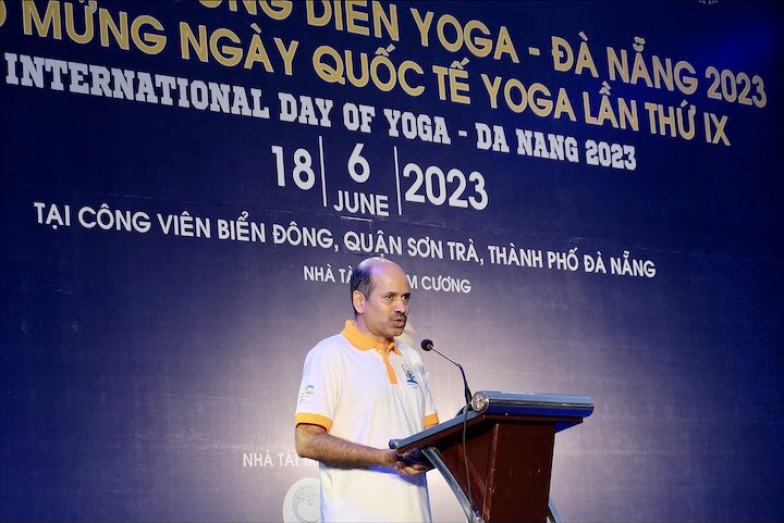 Hon 1 500 Nguoi Dong Dien Yoga Voi Chu De Mot The Gioi Mot Suc Khoe Chung 03