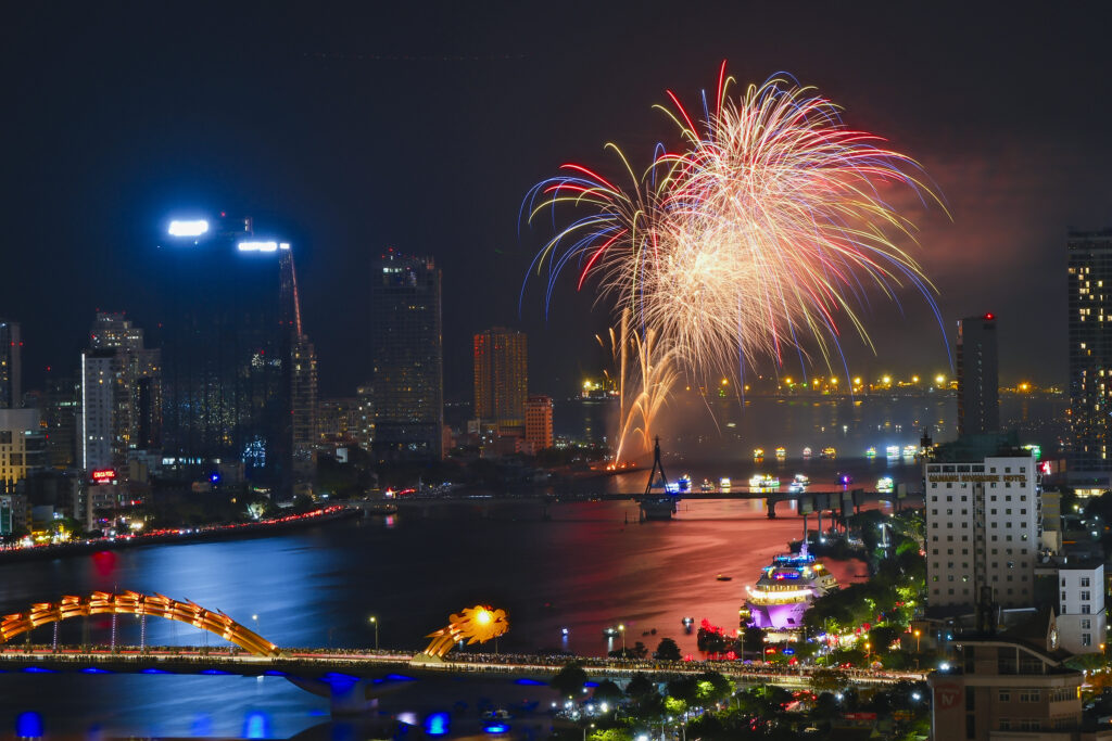 Quay Het Minh Da Nang Dip Cuoi Tuan