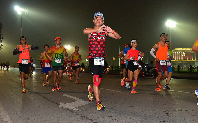 Vnexpress Marathon To Chuc Giai Chay Dem Tai Da Nang