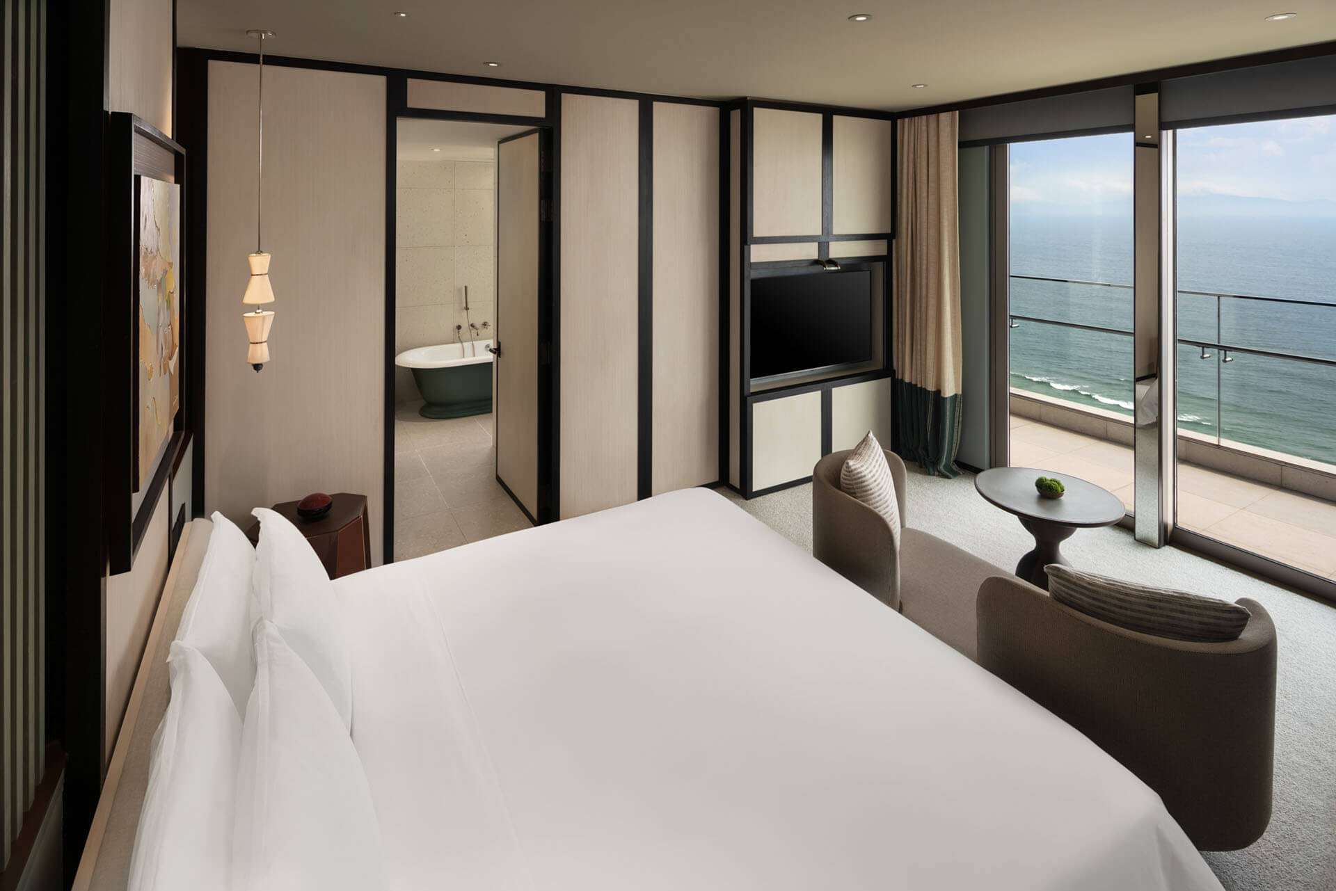 Premier Ocean Suite New World Hoiana Beach Resort Duy Xuyen Hoi An Quang Nam Da Nang 01